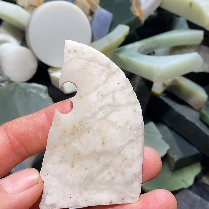 和田玉未镶嵌珠宝半成品