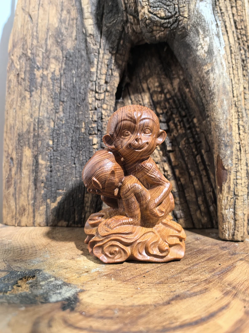 崖柏手把件猴子抱桃仙猴献寿文玩工艺品十二生肖猴悟空礼物长辈