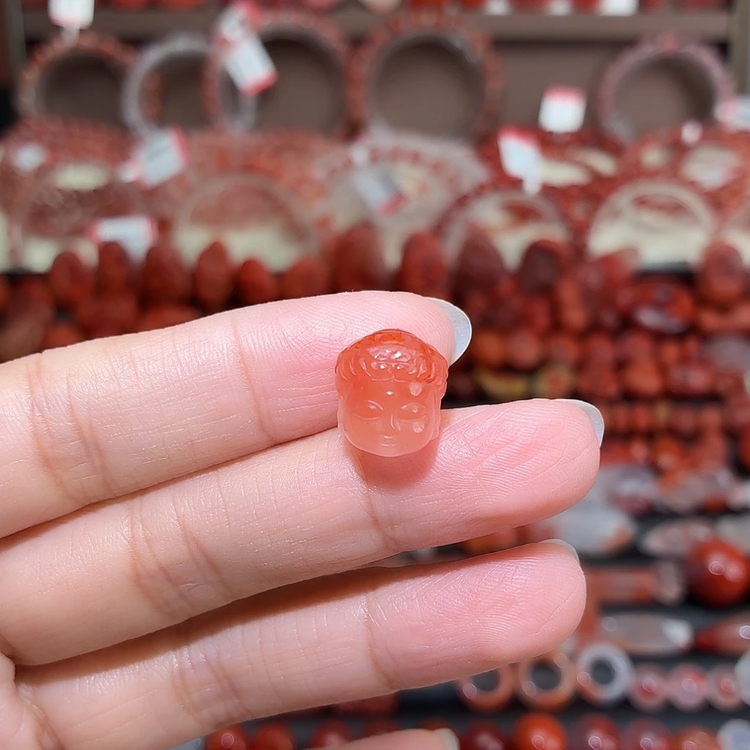 南红玛瑙未镶嵌颈饰观音头