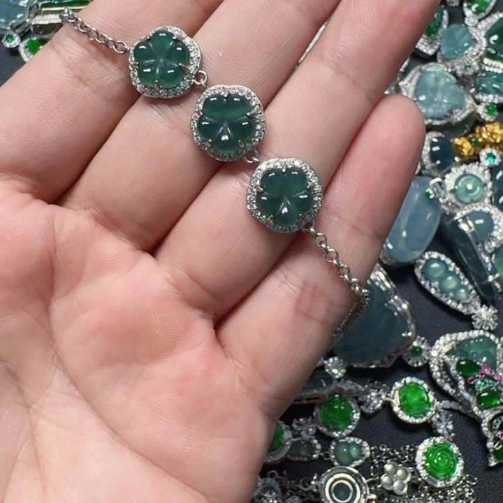 翡翠未镶嵌颈饰天然A货翡翠放漏