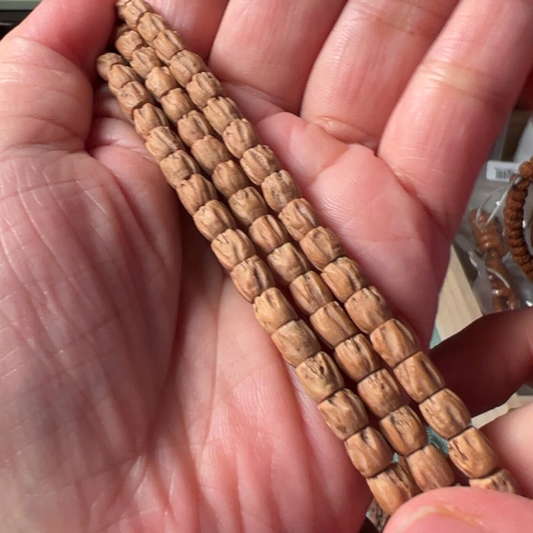 柏香籽/百香籽吊坠F194