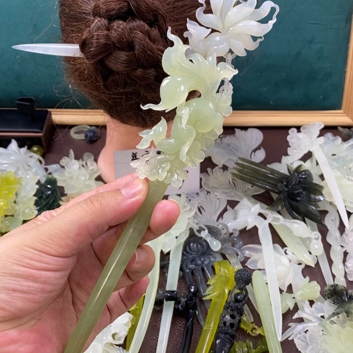 蛇纹石玉发饰未镶嵌小*猫