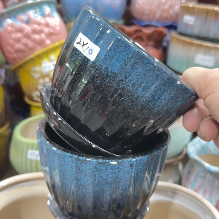 凑9块包邮，有孔，陶瓷花盆