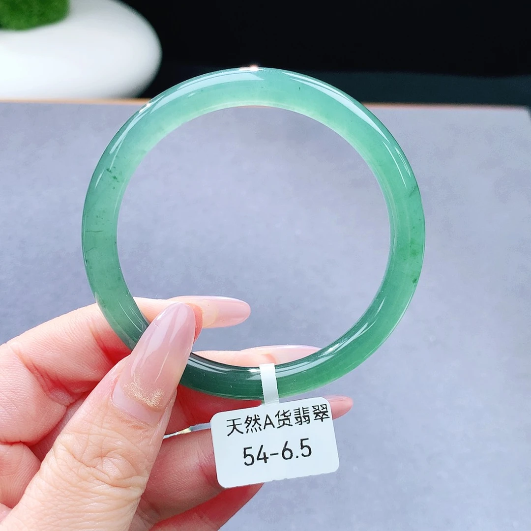 未镶嵌手镯（圆镯）翡翠