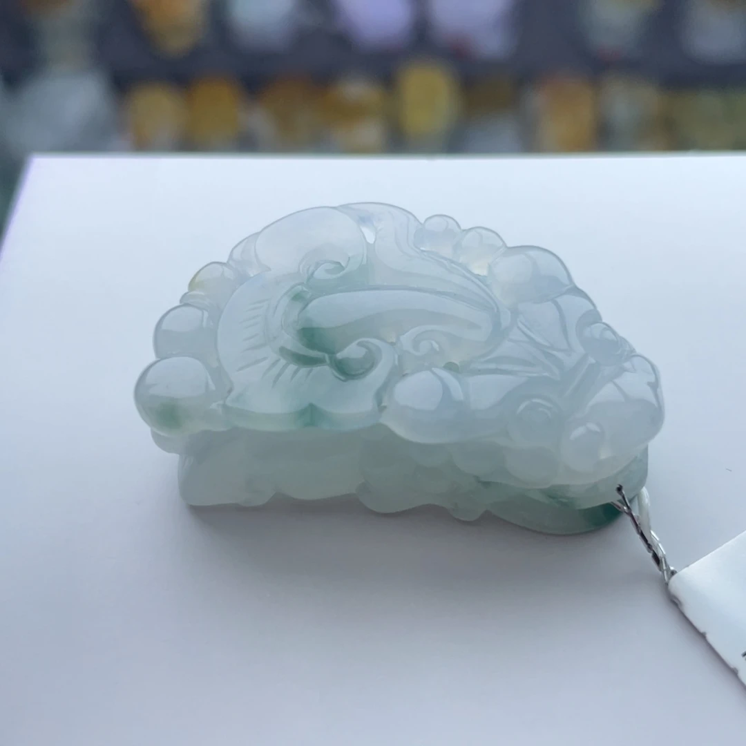 翡翠颈饰未镶嵌貔貅