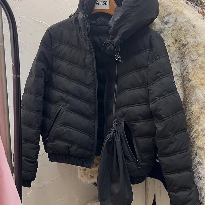 今天新款 黑色连帽羽绒服