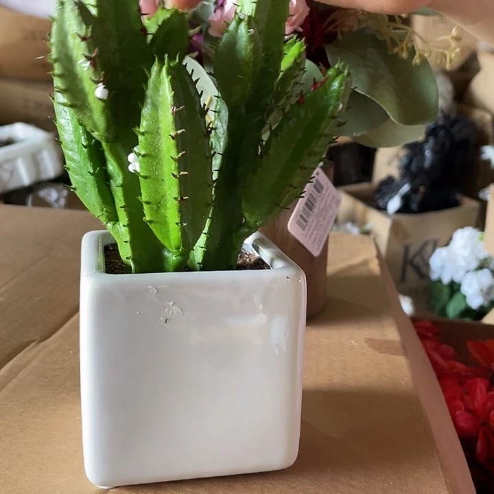 陶瓷花瓶，部分微瑕