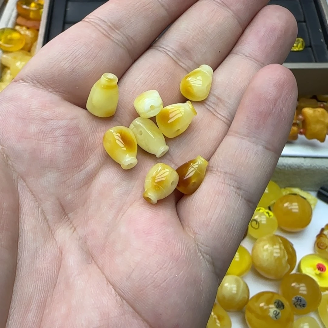 琥珀未镶嵌裸石8×8随机一个