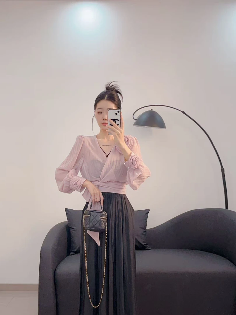 法式气质名媛系带长袖衬衫女2025夏新款立体花朵设计收腰显瘦上衣