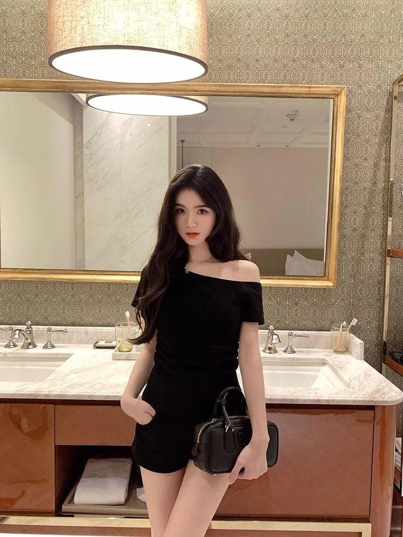 辣妹性感纯欲短袖露肩T恤女装夏季修身显身材锁骨设计感斜肩上衣