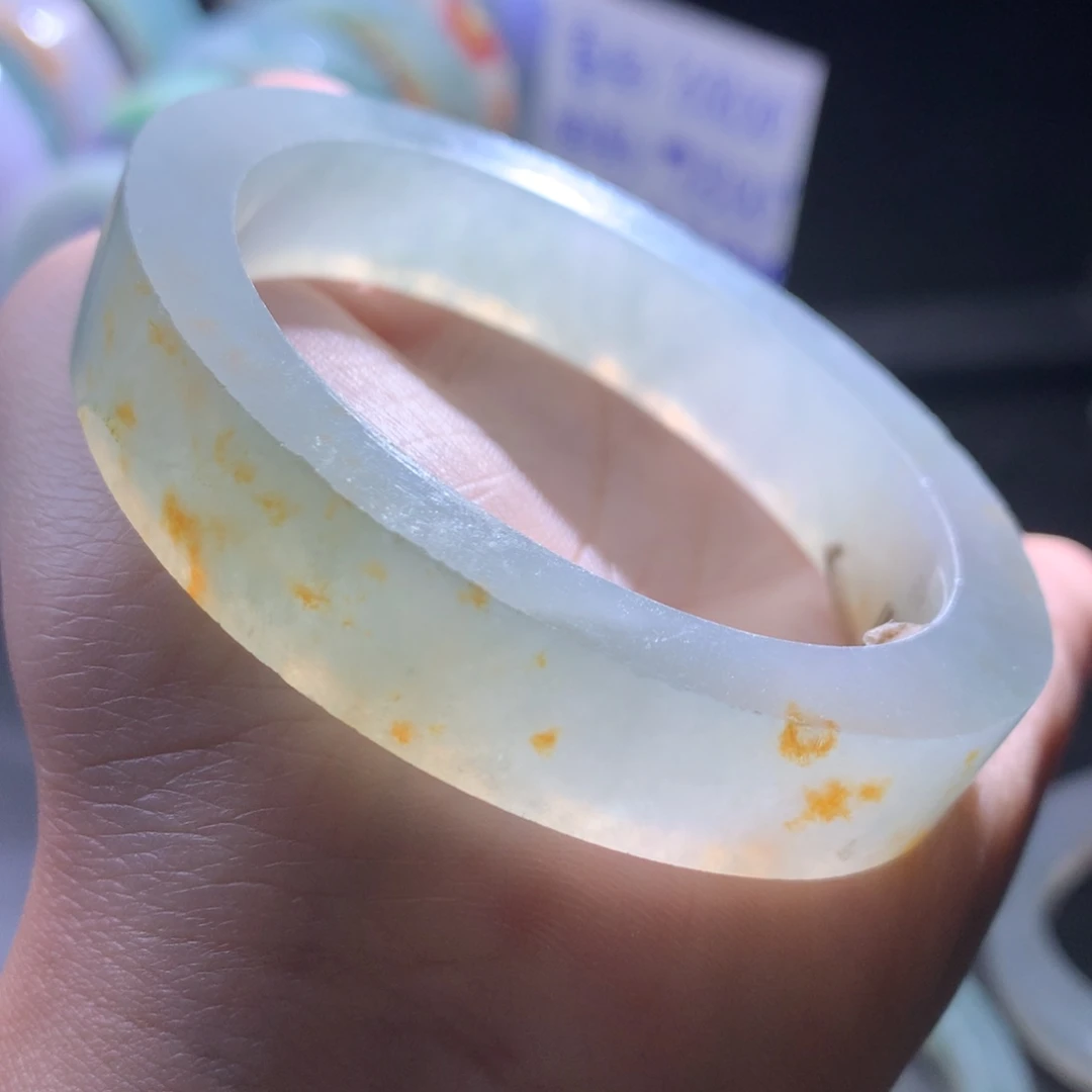 未镶嵌冰蓝花翡翠手镯定制翡翠