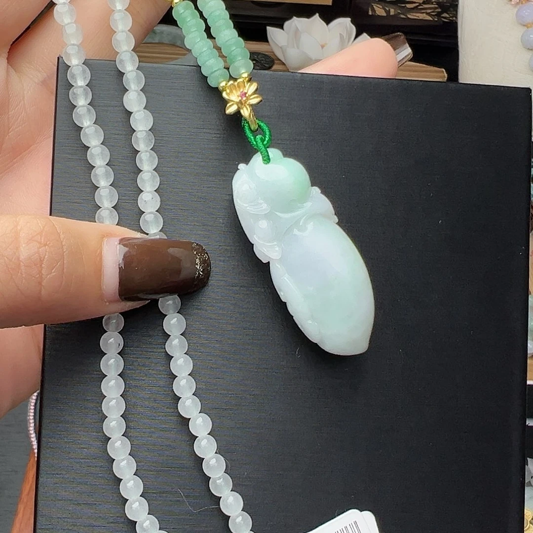 翡翠颈饰未镶嵌吊坠