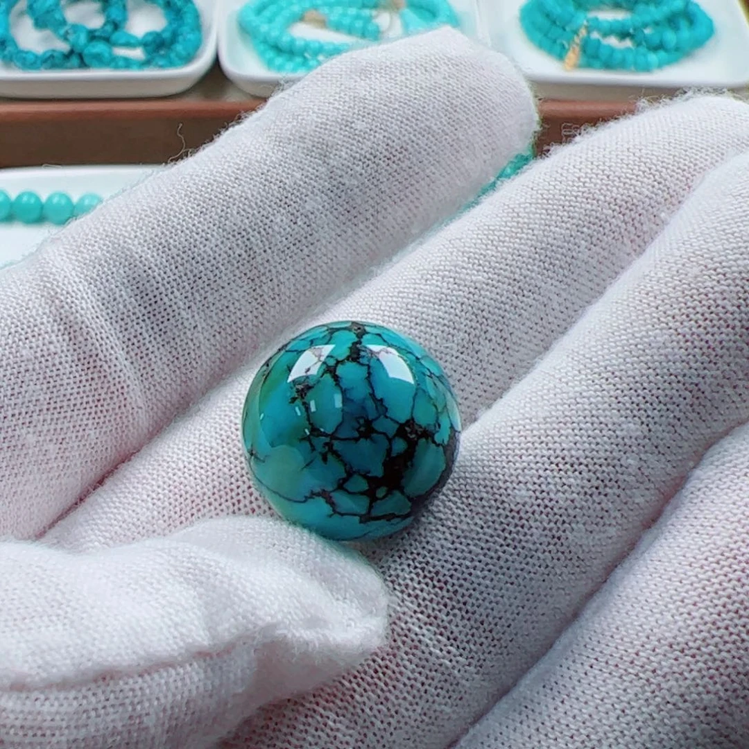 绿松石未镶嵌挂件1个