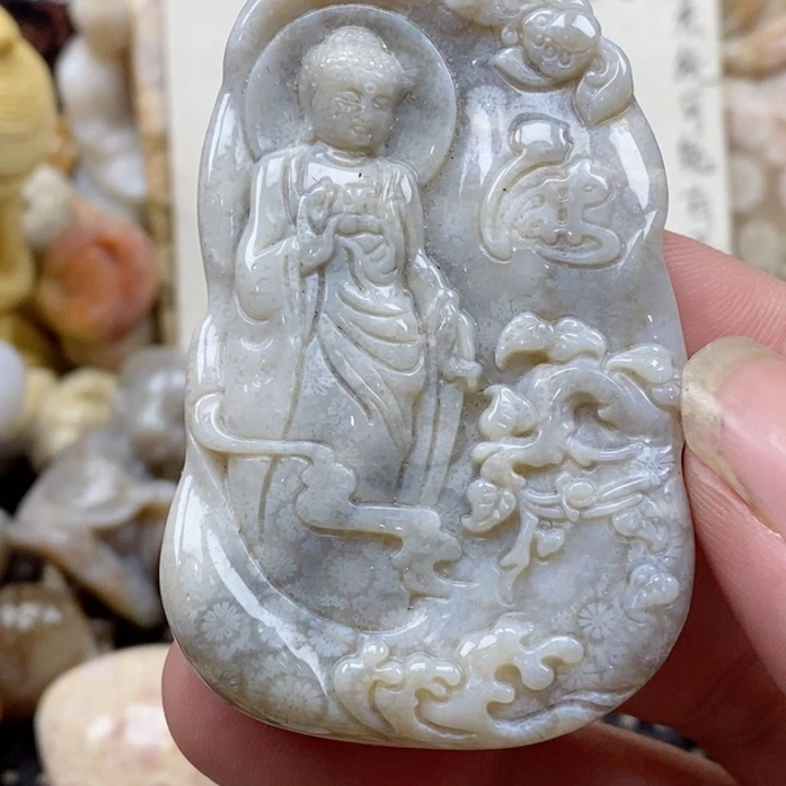 颈饰未镶嵌硅化珊瑚（珊瑚玉）