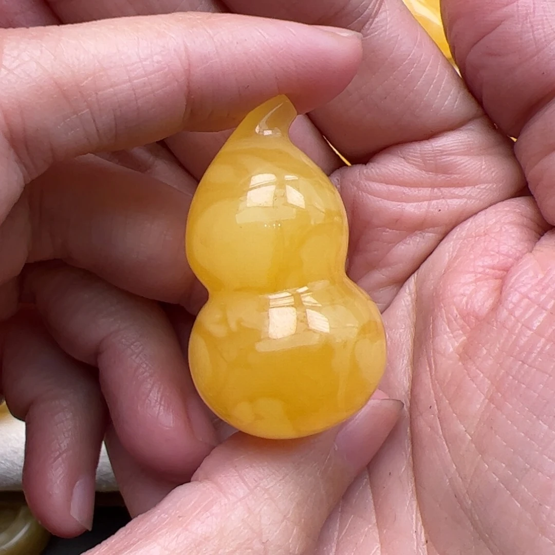 琥珀颈饰未镶嵌蜜蜡