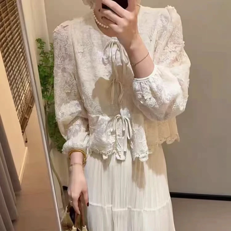 系带蝴蝶结立体花朵刺绣衬衫女钩花蕾丝衫超美上衣