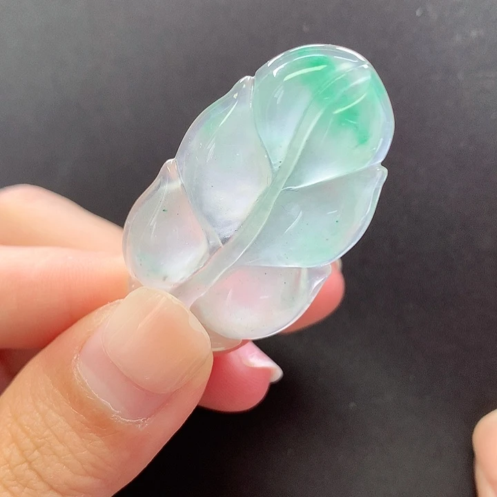 颈饰未镶嵌石英质玉