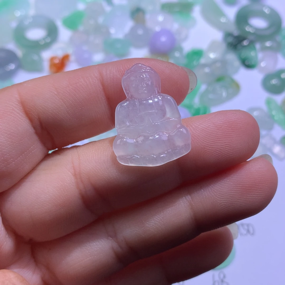 翡翠未镶嵌颈饰观音