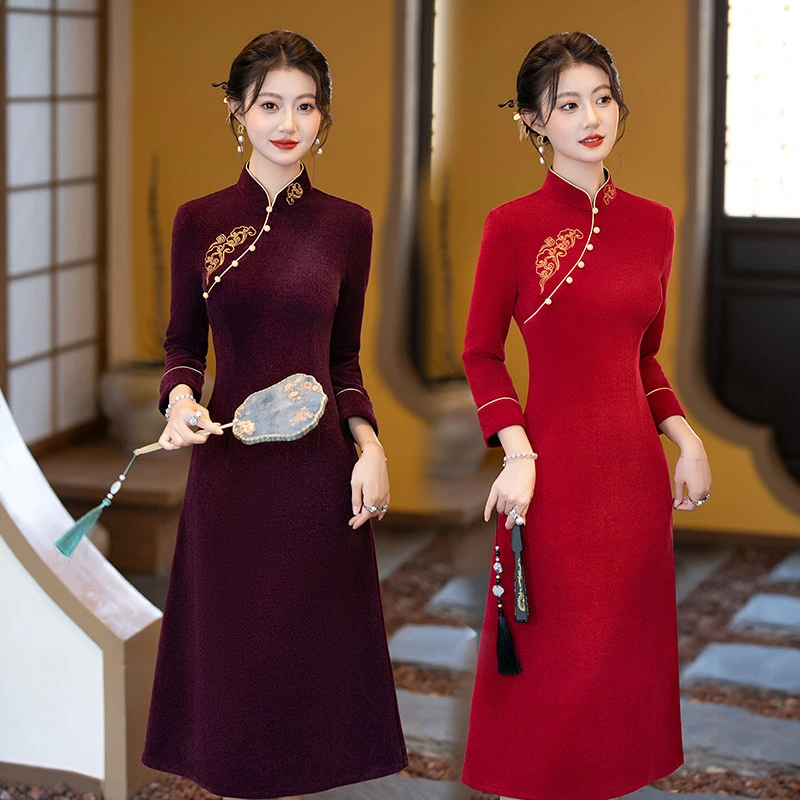 刺绣国风新中式妈妈秋季长袖旗袍改良女高级感复古收腰连衣裙秋冬