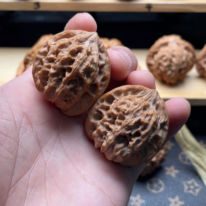 核桃火麒麟文玩核桃