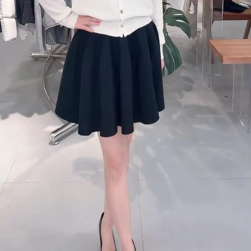 秋季时尚高级感松紧高腰显瘦黑色A字半身裙女