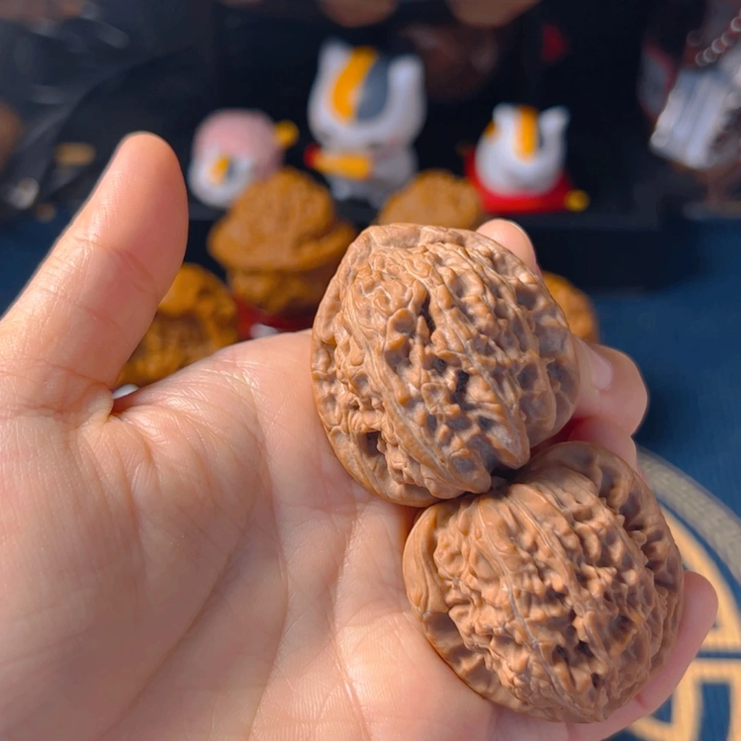 文玩核桃把件三角白37