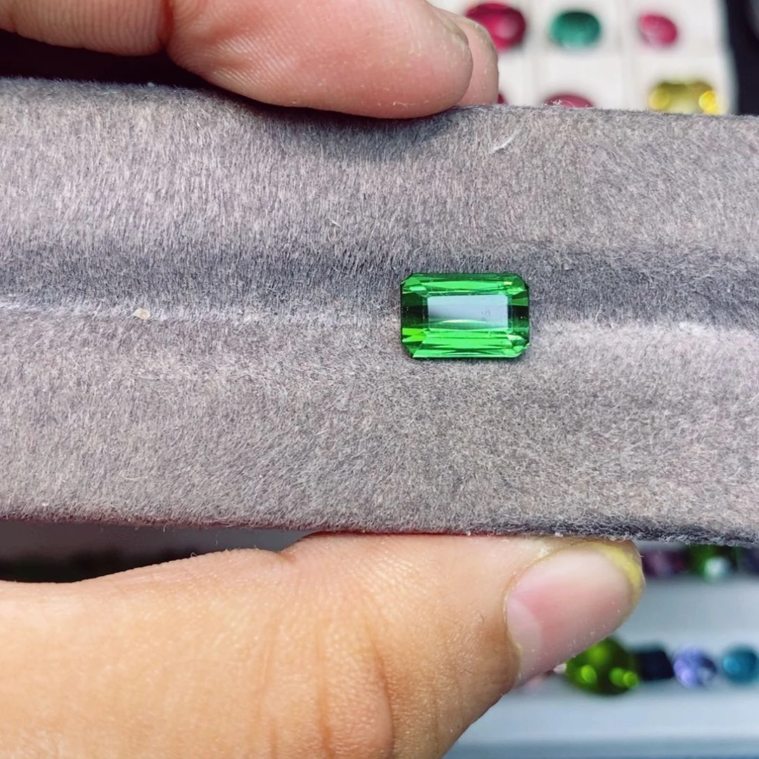 碧玺裸石未镶嵌电光绿碧玺2.46克拉