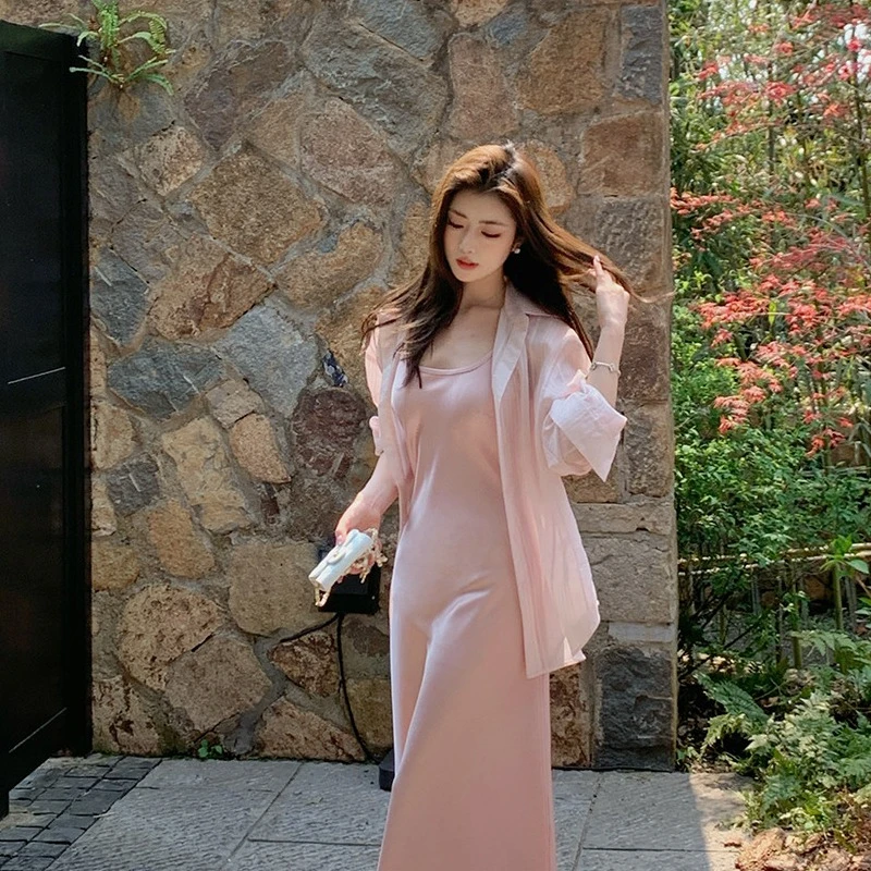 佐佐家小个子气质大方领吊带收腰缎面连衣裙夏季女修身显瘦长裙子