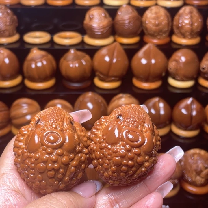 橄榄核把件一***长橄榄雕刻