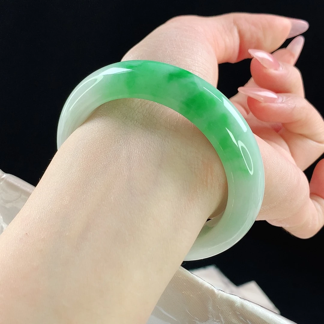 未镶嵌手镯翡翠817