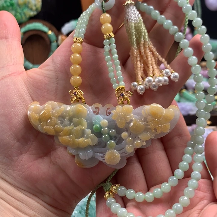 翡翠未镶嵌颈饰吊坠