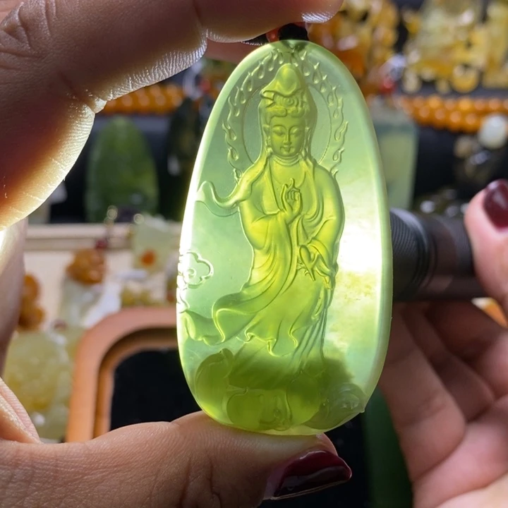 蛇纹石玉未镶嵌颈饰木*