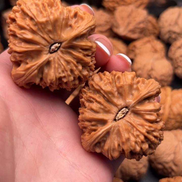 文玩核桃吊坠小*。41南疆