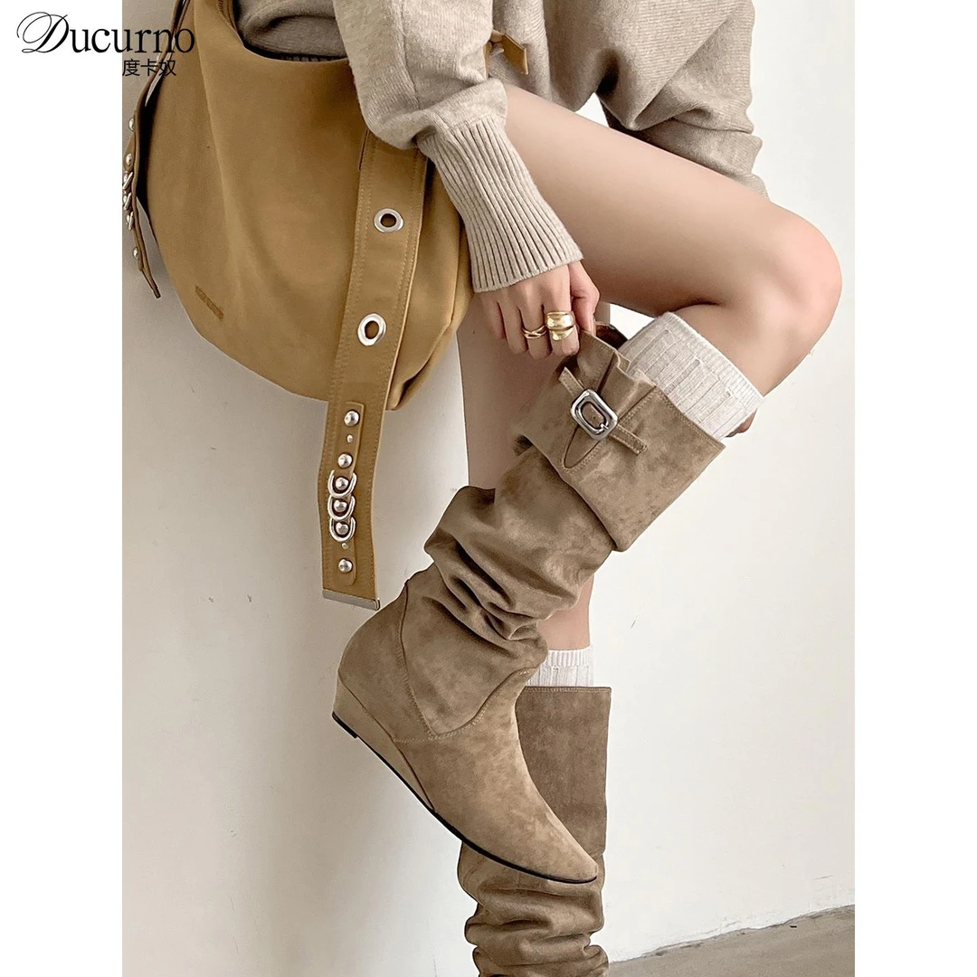 超好看好穿！舒适百搭小坡跟西部堆堆靴女2026新款尖头卡其色长靴