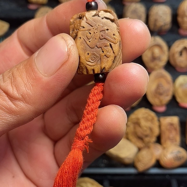 君*天然纯手工制作吊坠