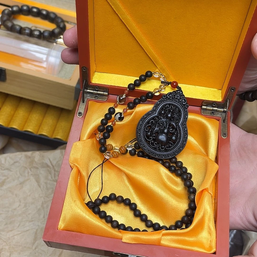 大叶紫檀（黑酸枝木类）