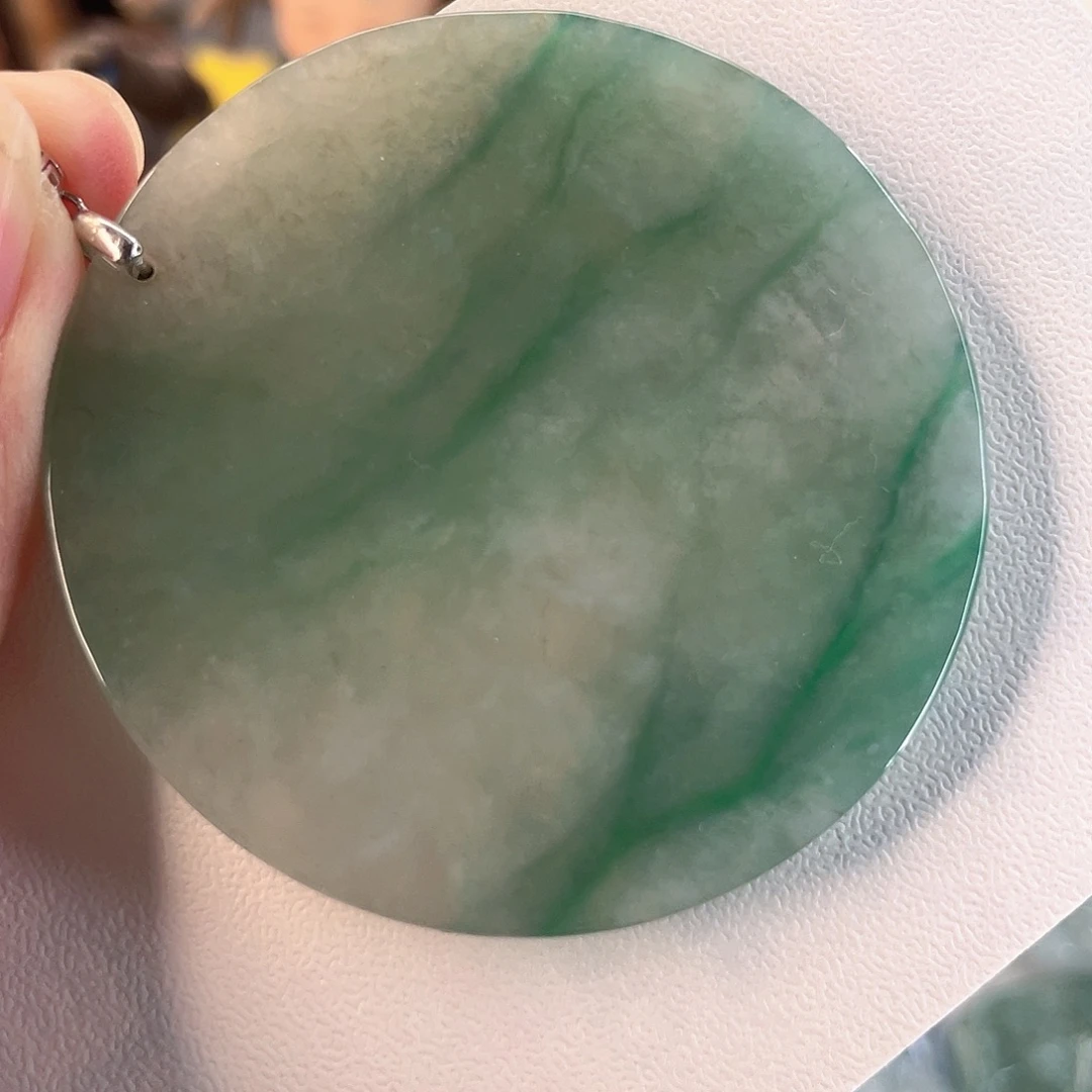 翡翠未镶嵌颈饰无事牌