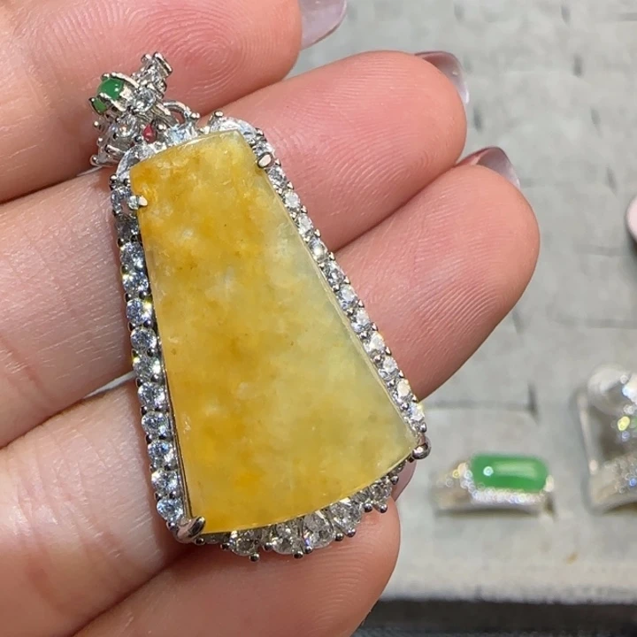 定制翡翠未镶嵌翡翠