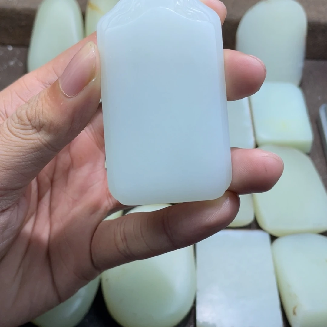 张***龙定制和田玉未镶嵌和田玉