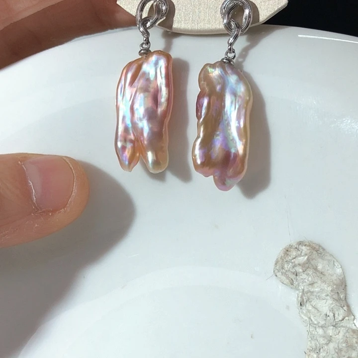 银S925镶嵌淡水珍珠项链是****吖
