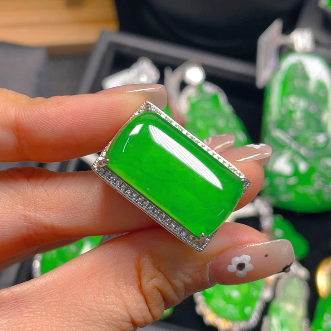 翡翠未镶嵌吊坠(不含链)