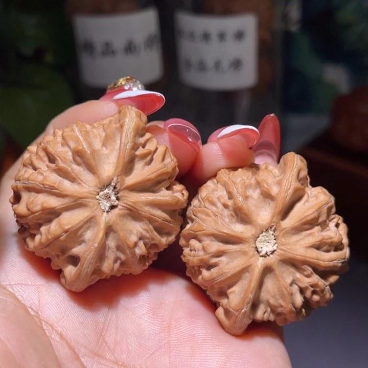 文玩核桃吊坠            43.8