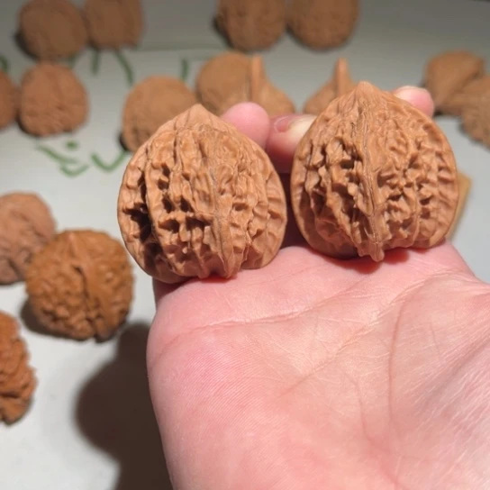 文玩核桃吊坠灯笼