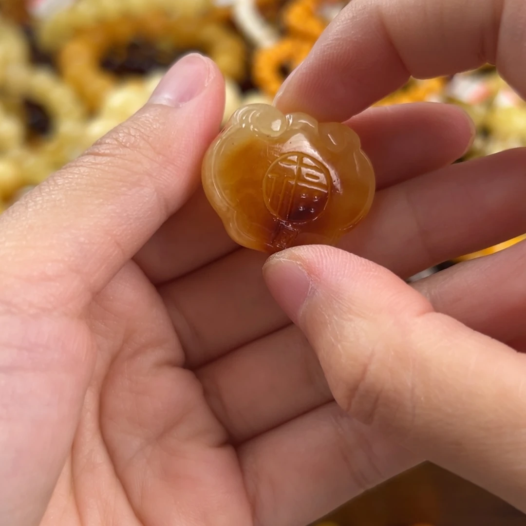 琥珀未镶嵌珠宝奇石