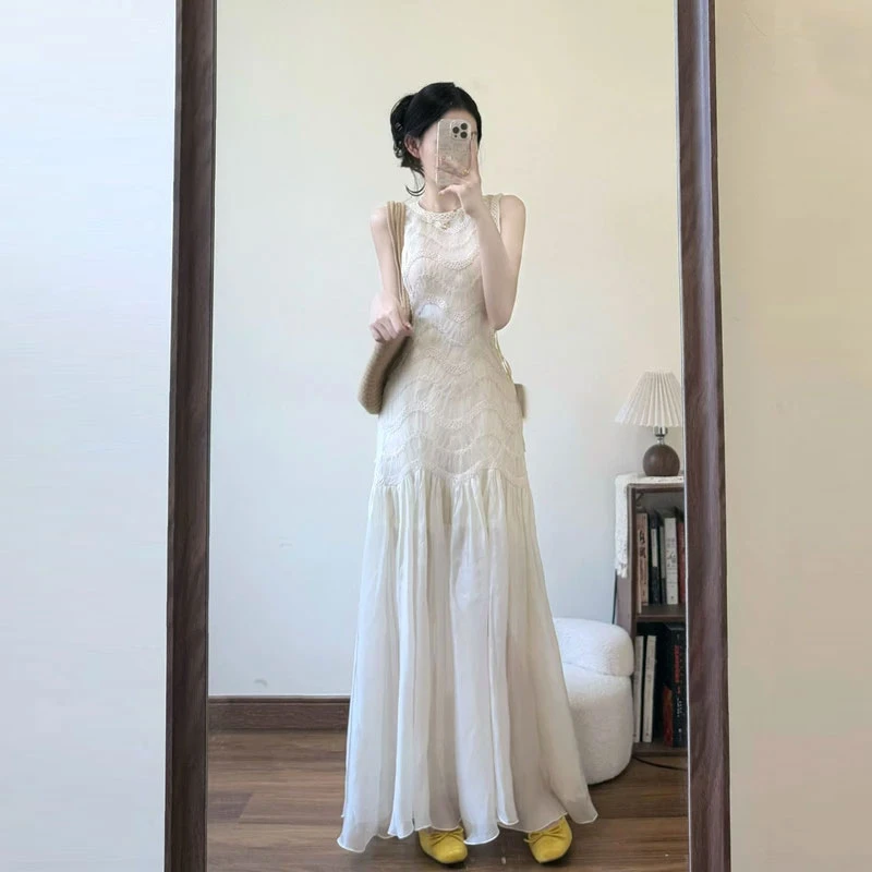 蕾丝度假风连衣裙白色女2025年新款独特超好看小众设计无袖长裙子