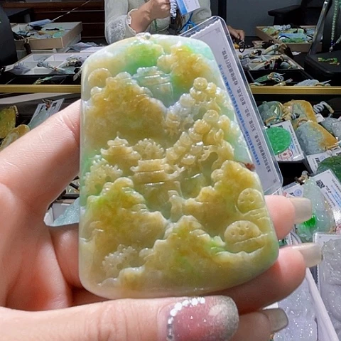 颈饰未镶嵌翡翠一个