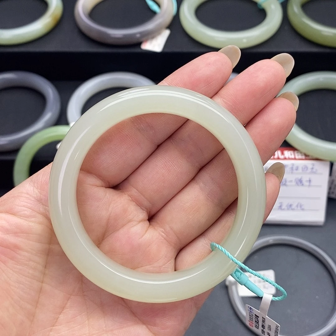 和田玉手镯未镶嵌55:56