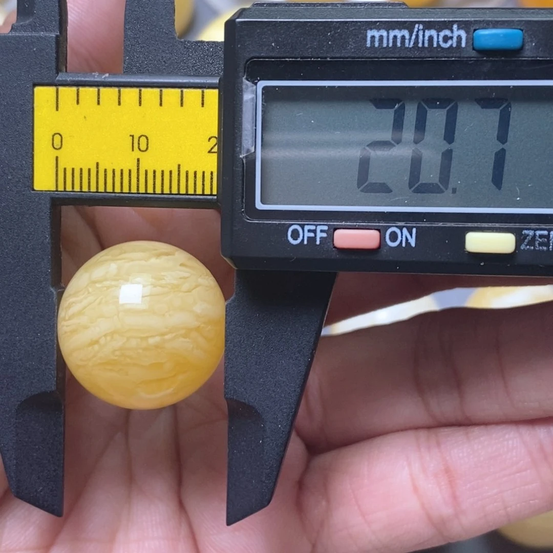 蜜蜡未镶嵌珠宝奇石