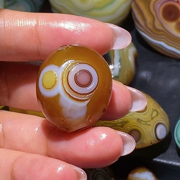 暖***白玛瑙/玉髓未镶嵌珠宝奇石