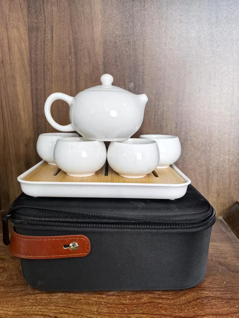 B353景德镇制陶瓷茶具一套